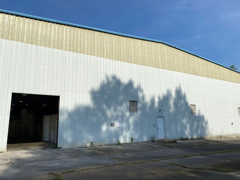1867 S Veterans Memorial Blvd, Tupelo, MS for lease - Building Photo - Image 2 of 7