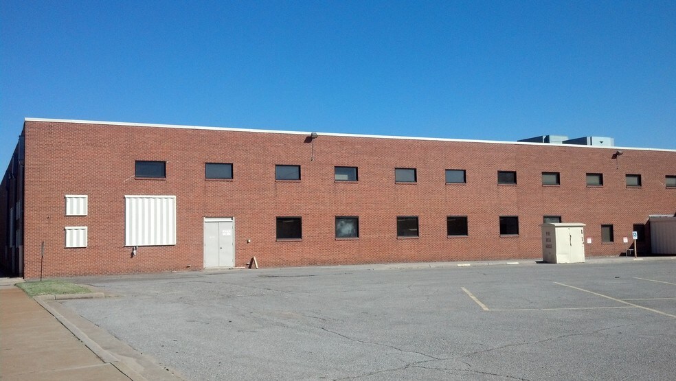 1017 W Bois D Arc Ave, Duncan, OK for sale - Primary Photo - Image 1 of 1