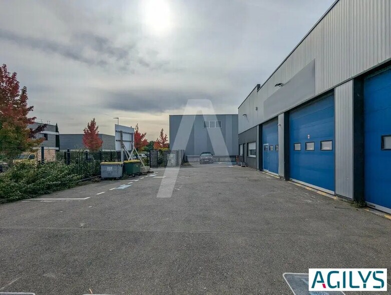 Flex in Guibeville for sale - Building Photo - Image 2 of 12