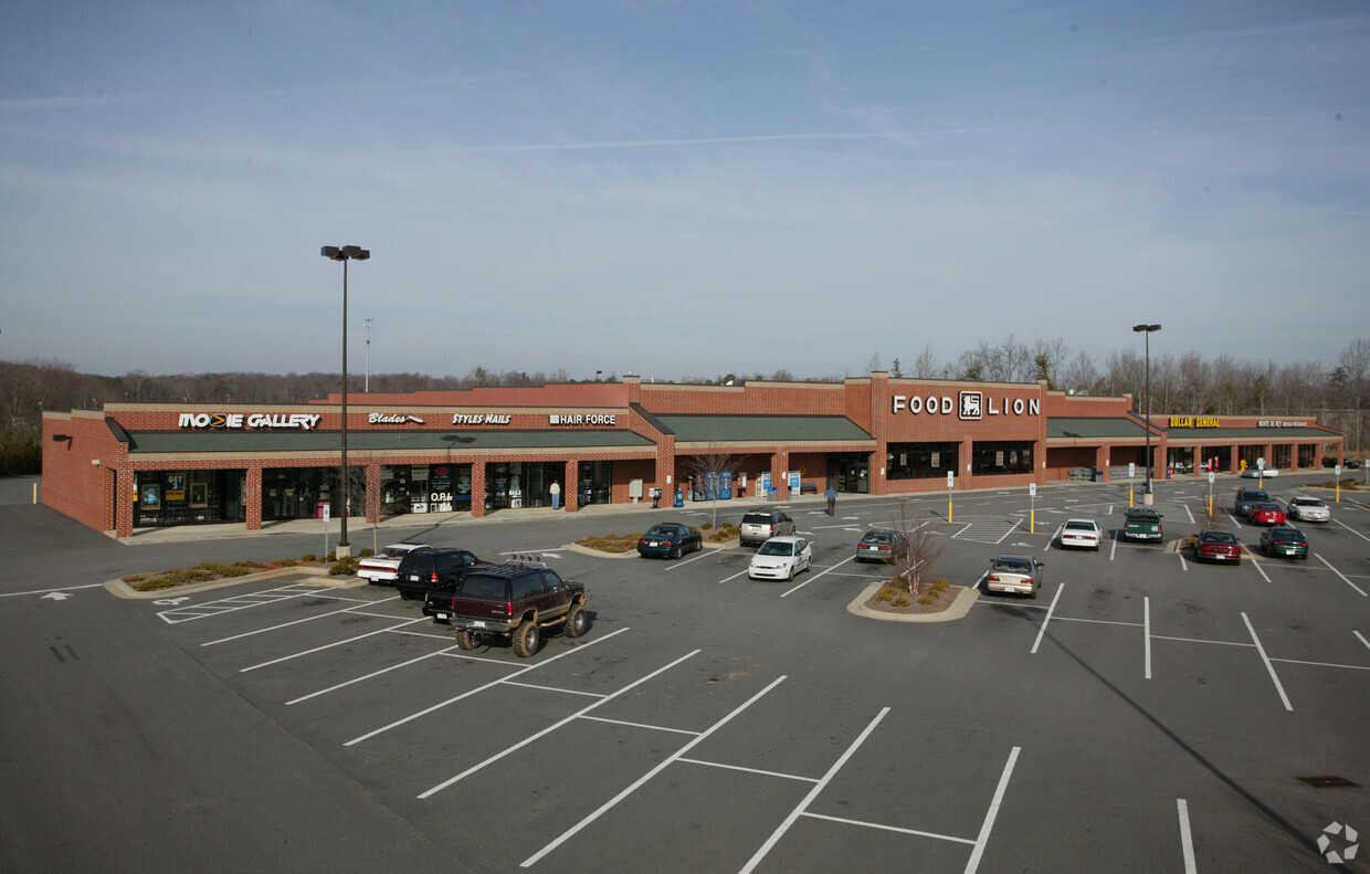 1410-1450 River Ridge Dr, Clemmons, NC for lease Building Photo- Image 1 of 1