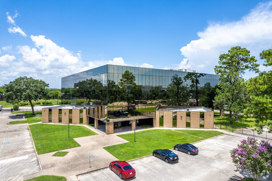 16800 Imperial Valley Dr, Houston, TX for sale - Building Photo - Image 1 of 1