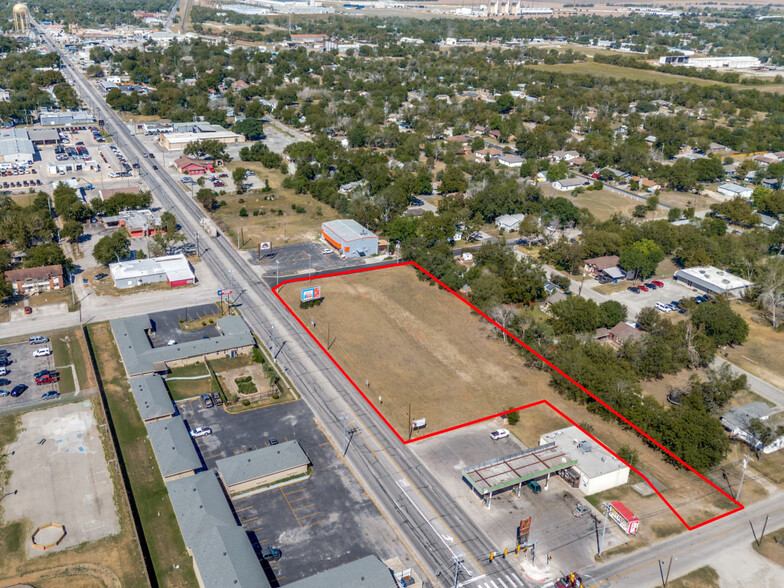 738-818 Kingsbury, Seguin, TX for sale - Aerial - Image 2 of 11