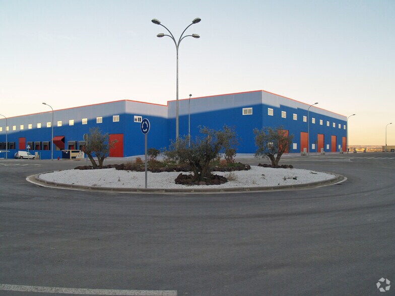 Polígono de Jesús Menchero 1ª Fase, 11, Borox, Toledo for lease - Primary Photo - Image 1 of 6