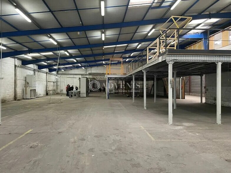 Flex in Artigues-près-Bordeaux for lease - Interior Photo - Image 2 of 9