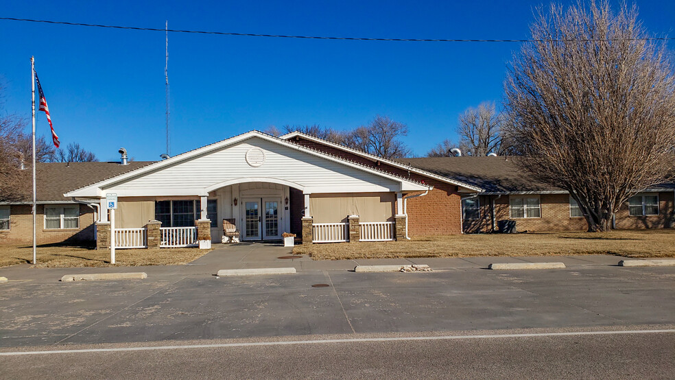 704 Main St, Mount Hope, KS for sale - Building Photo - Image 2 of 17