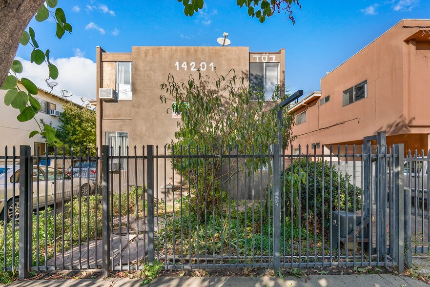 14201 Delano St, Van Nuys, CA for sale - Building Photo - Image 1 of 1