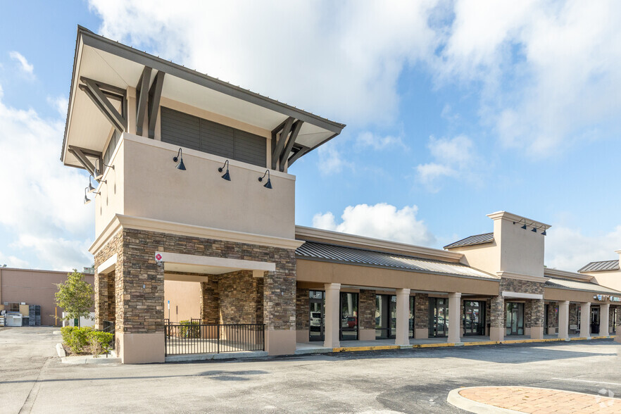 929 15th Pl, Vero Beach, FL for lease - Building Photo - Image 3 of 23