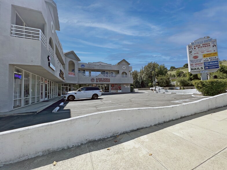 24372 Vanowen St, Canoga Park, CA for lease - Building Photo - Image 3 of 5