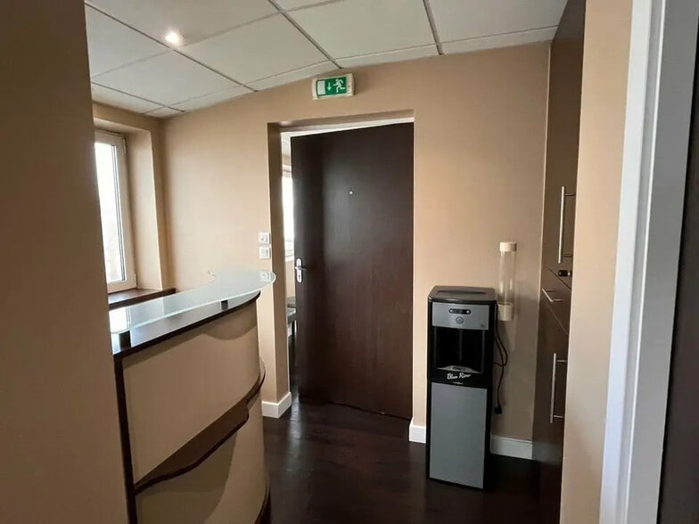 Office in Séné for lease - Interior Photo - Image 1 of 4