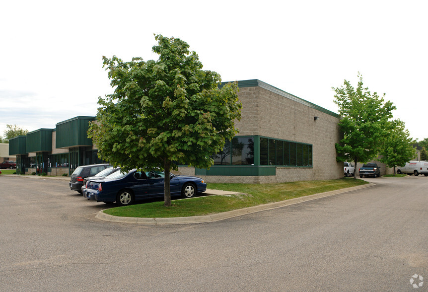 3550 Labore Rd, Vadnais Heights, MN for lease - Building Photo - Image 1 of 4