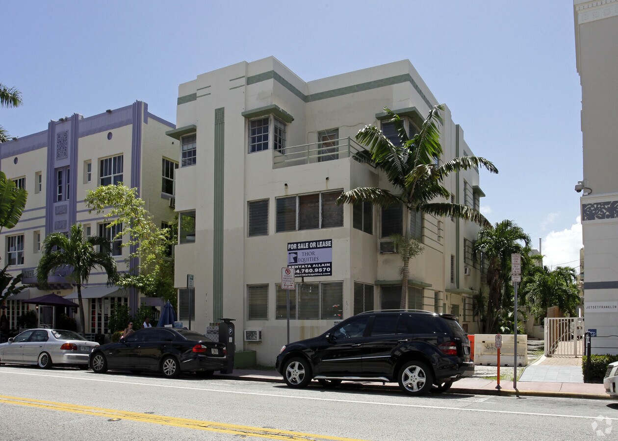 tommy hilfiger collins avenue