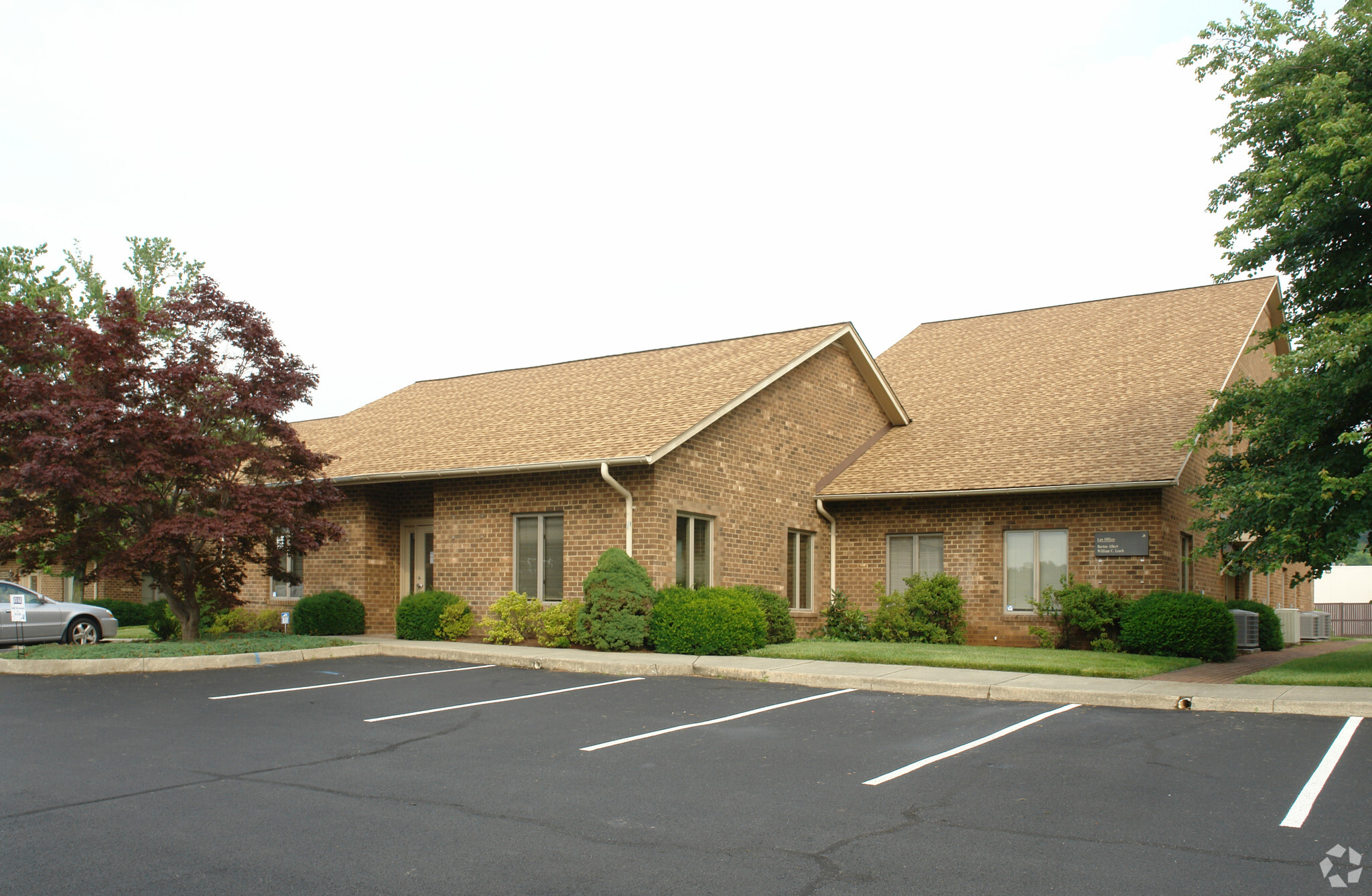 4358 Starkey Rd, Roanoke, VA for sale Primary Photo- Image 1 of 1