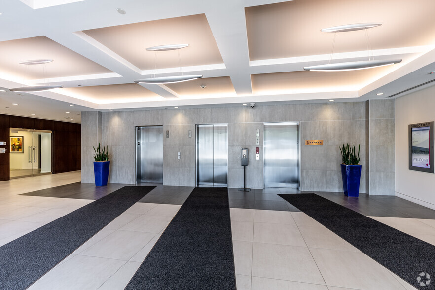 185 Admiral Cochrane Dr, Annapolis, MD for lease - Lobby - Image 3 of 8