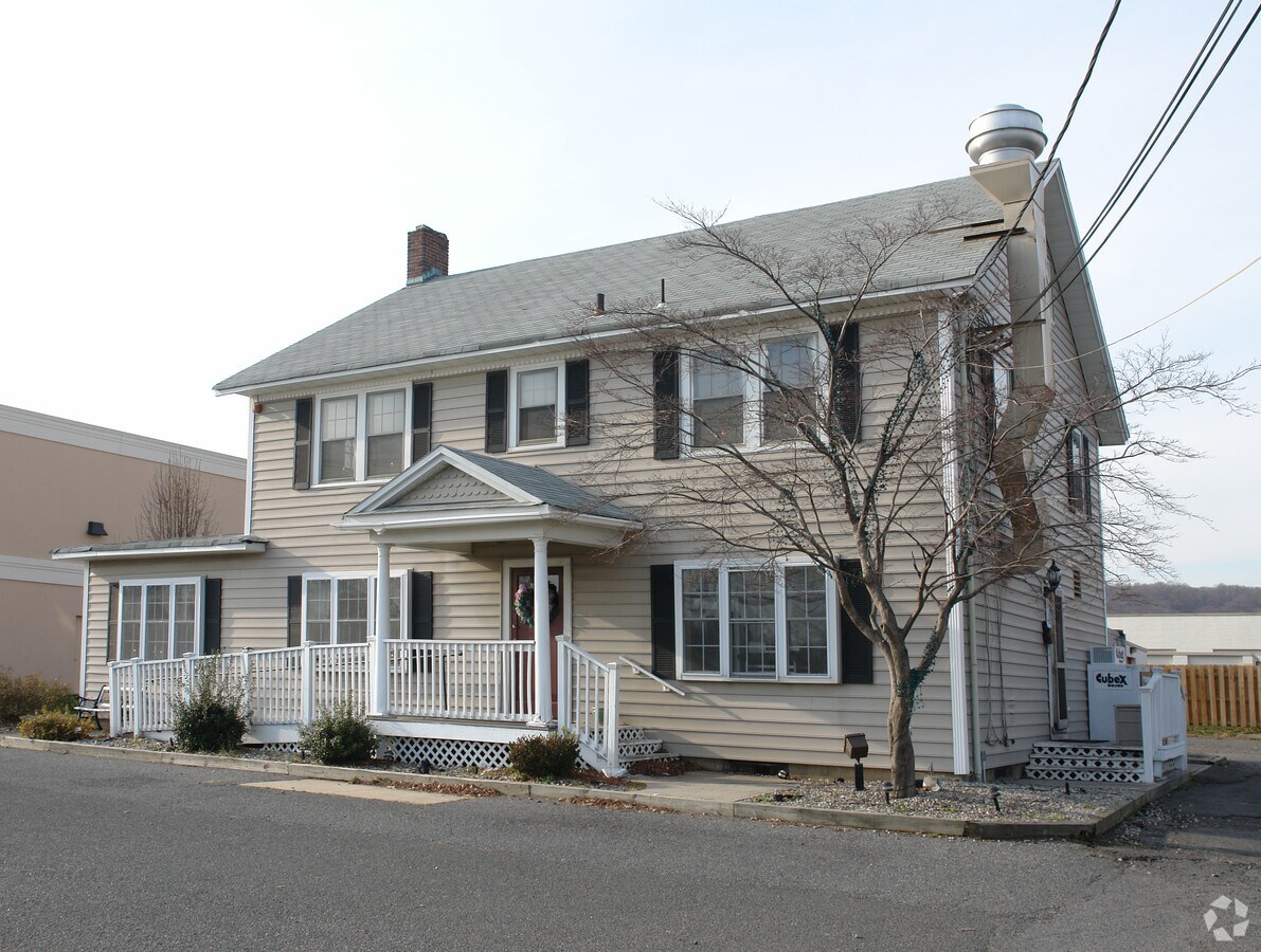 1050 Route 22 West, Mountainside, NJ 07092