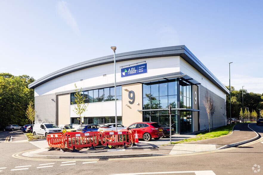 Bartley Way, Hook for sale - Primary Photo - Image 1 of 1