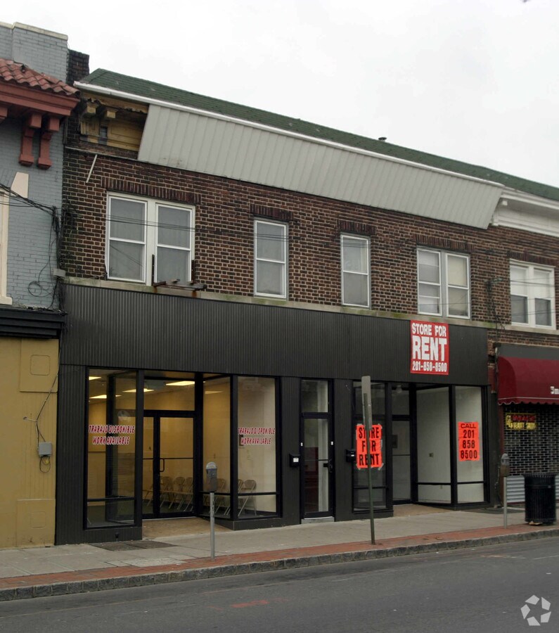 335 Smith St, Perth Amboy, NJ 08861 Property Record