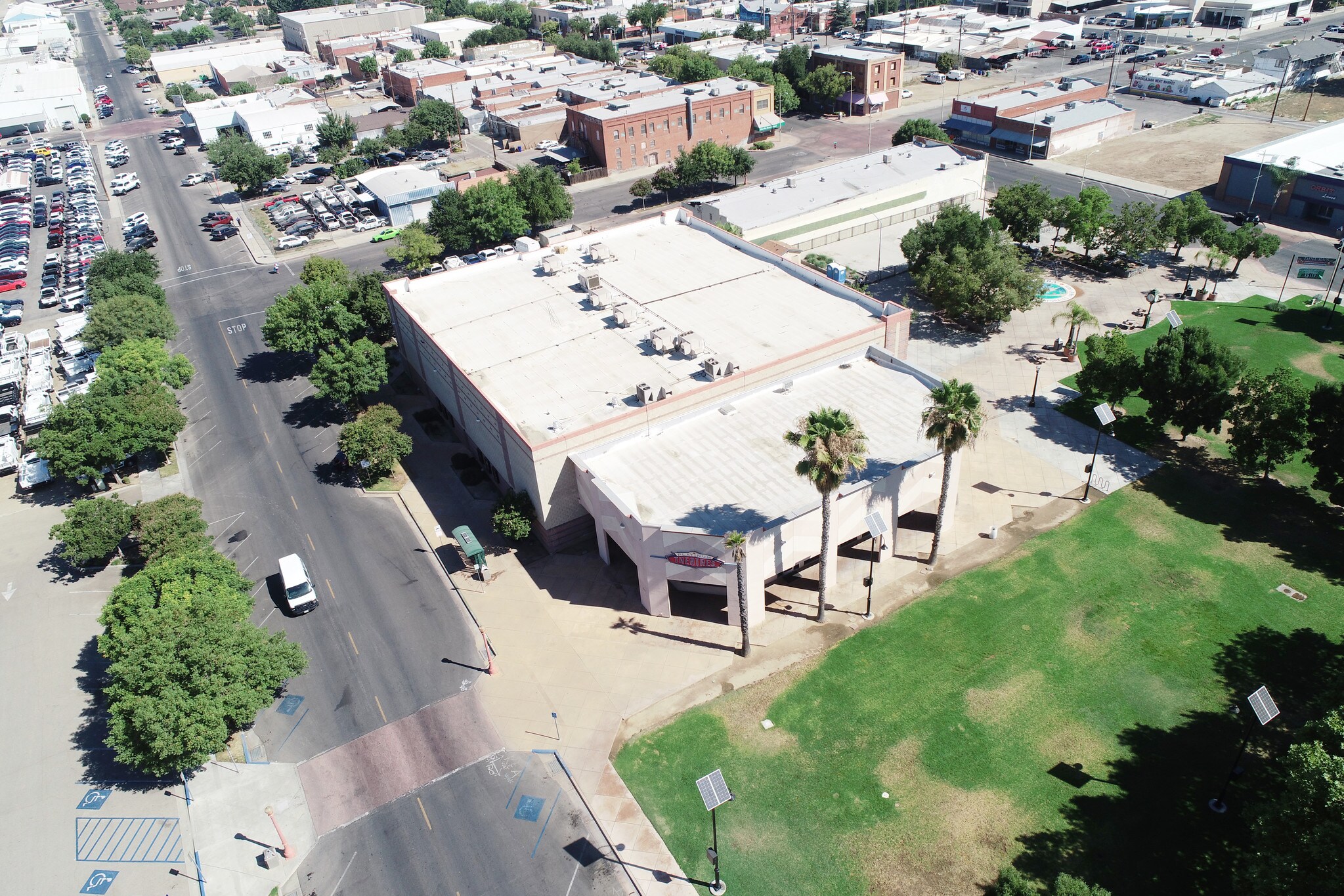 250 S M St, Dinuba, CA, 93618 Movie Theatre Property For Sale