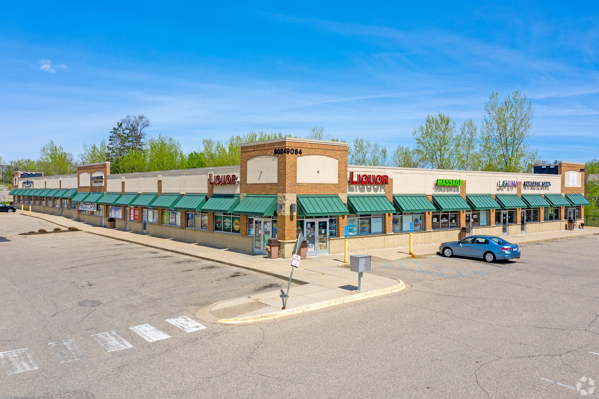 9070-9092 Buchanon Trl, Inver Grove Heights, MN for sale Primary Photo- Image 1 of 1