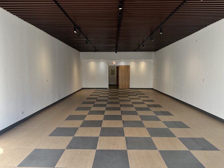 2347 S Wentworth Ave, Chicago, IL for lease - Building Photo - Image 3 of 5