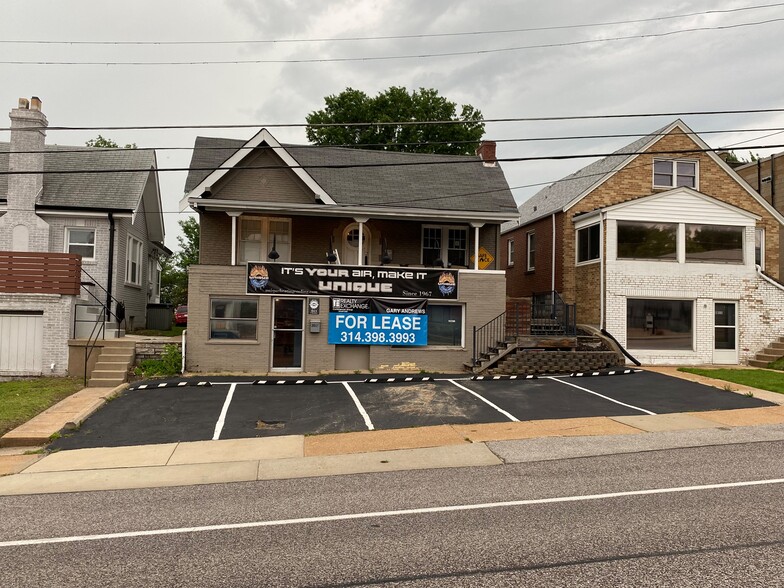 2015 S Big Bend Blvd, Saint Louis, MO for lease - Building Photo - Image 1 of 5