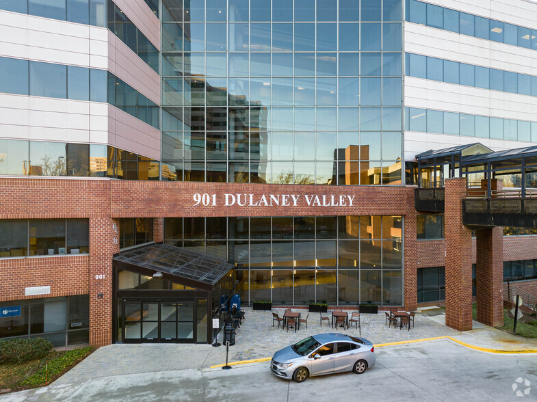 901 Dulaney Valley Rd, Towson, MD for lease - Building Photo - Image 2 of 9