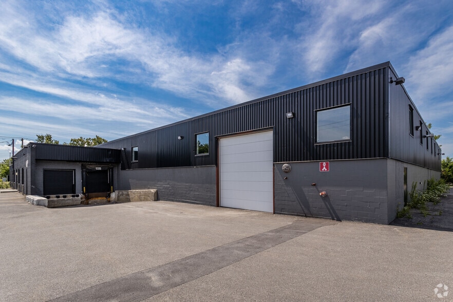 131 Boul Hymus, Pointe-claire, QC for lease - Building Photo - Image 2 of 11