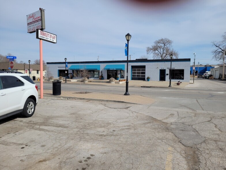 58055809 Merriam Dr, Merriam, KS 66203