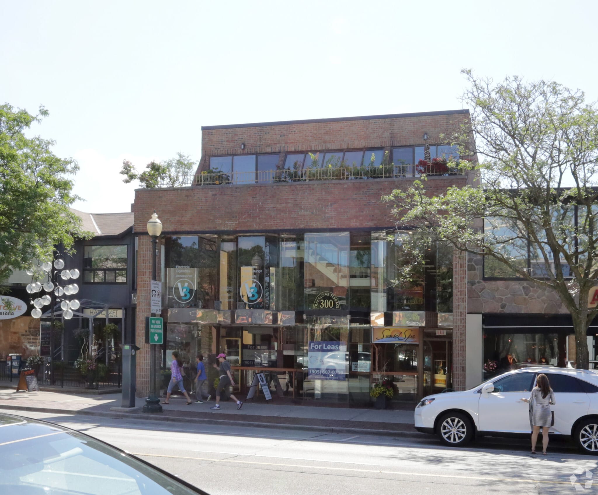 300 Lakeshore Rd E, Oakville, ON for sale Building Photo- Image 1 of 1