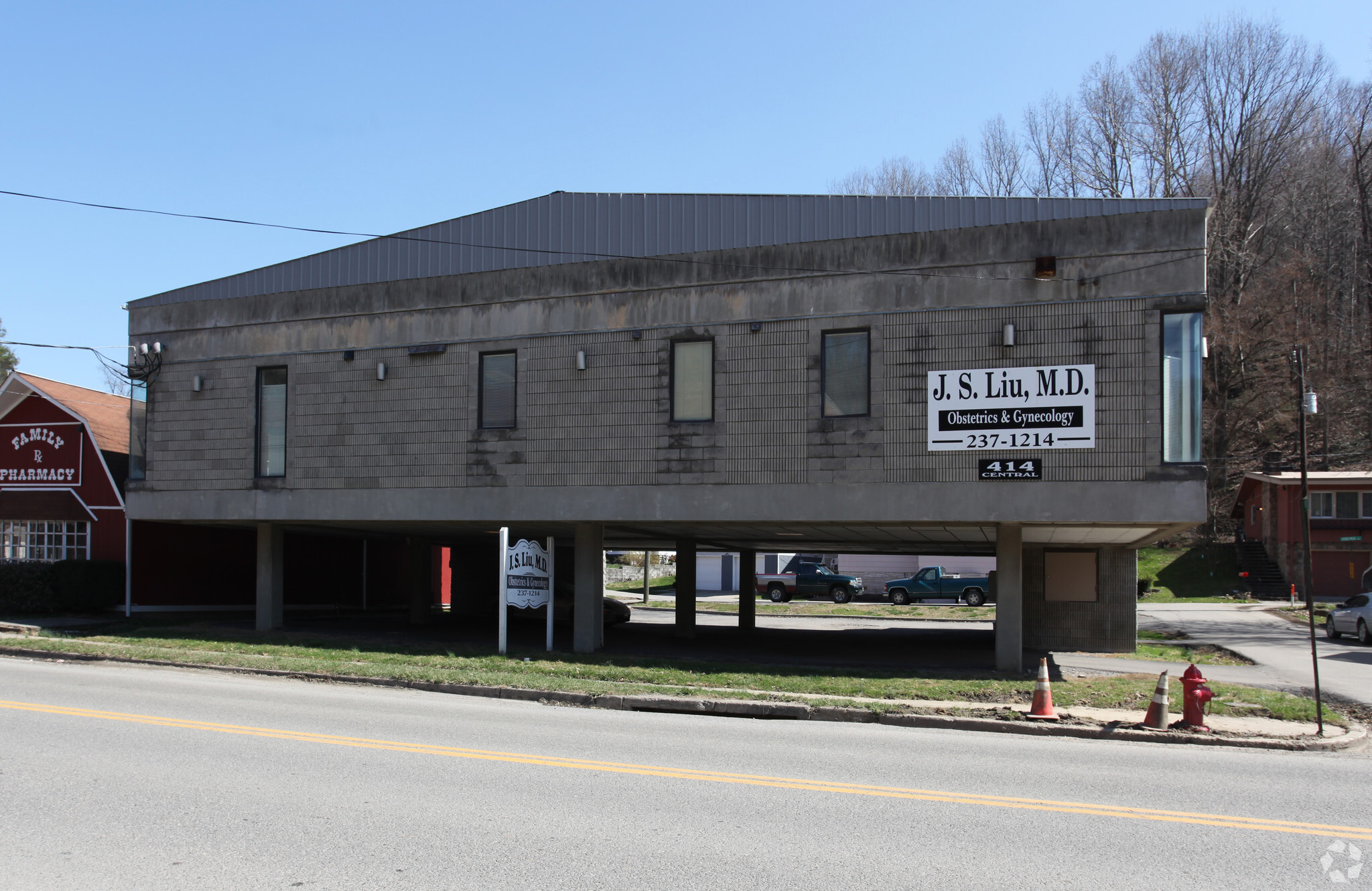 414 Central Ave, South Williamson, KY for sale Primary Photo- Image 1 of 1