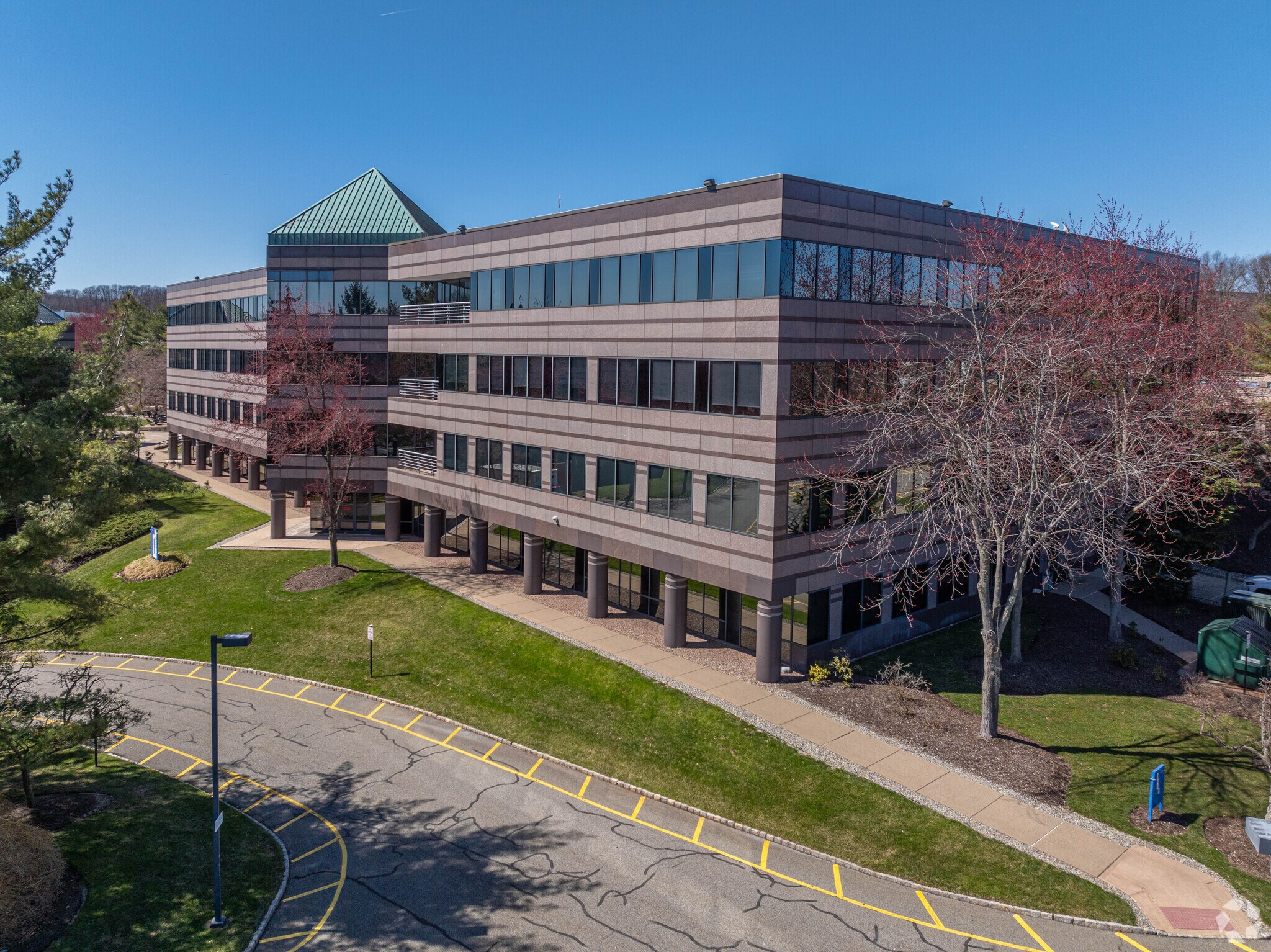 400 Interpace Pky, Parsippany, NJ for lease Primary Photo- Image 1 of 6