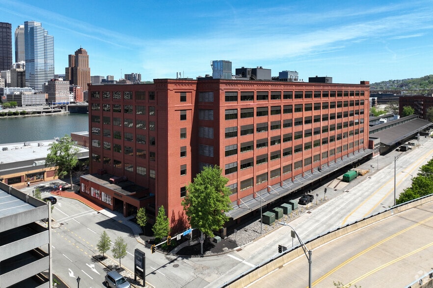 225 W Station Square Dr, Pittsburgh, PA for lease - Primary Photo - Image 1 of 10