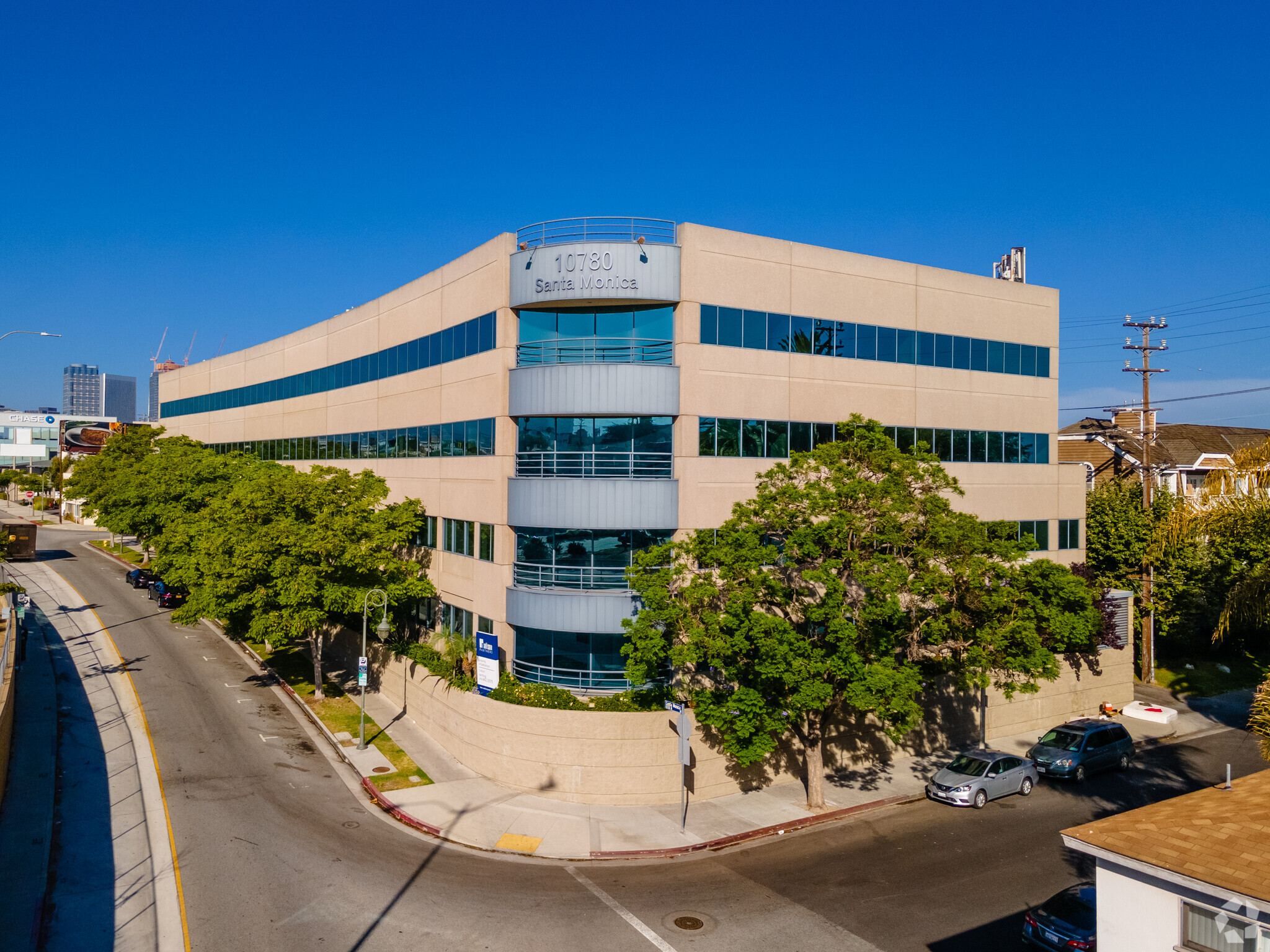 10780 Santa Monica Blvd, Los Angeles, CA for lease Building Photo- Image 1 of 9