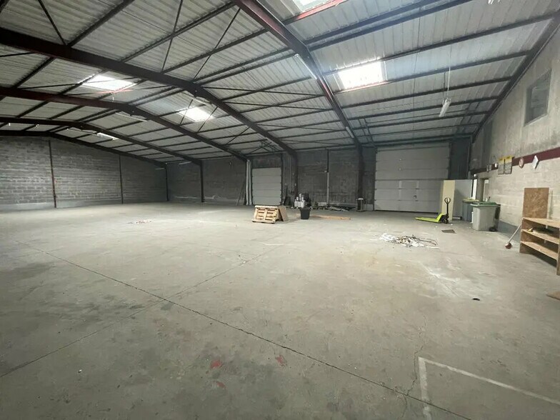 Industrial in Carquefou for lease - Building Photo - Image 2 of 8