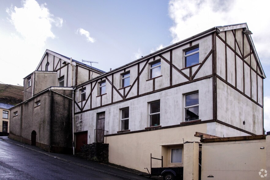 2-4 Station Rd, Port Talbot for sale - Primary Photo - Image 1 of 1