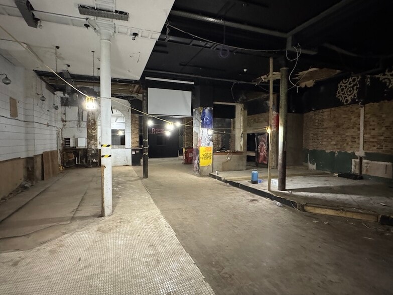 34 Kilburn High St, London for sale - Interior Photo - Image 3 of 14