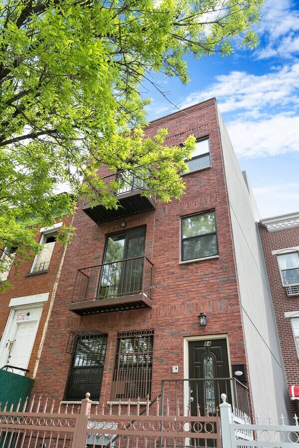 84 MacDougal St, Brooklyn, NY 11233