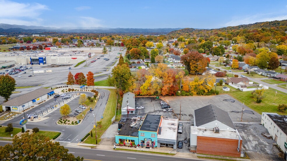 Fort Henry Dr portfolio of 3 properties for sale on LoopNet.com - Building Photo - Image 3 of 9