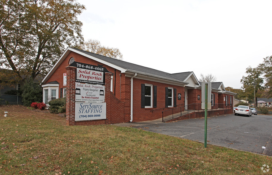 438 E Garrison Blvd, Gastonia, NC for sale - Primary Photo - Image 1 of 1