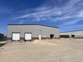 4209 Longhorn Dr, Alvarado TX - Warehouse