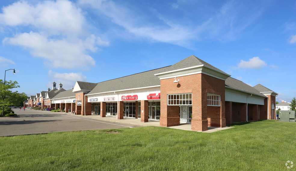 5125-5211 Hampsted Village Center Way, New Albany, OH for lease - Primary Photo - Image 1 of 10