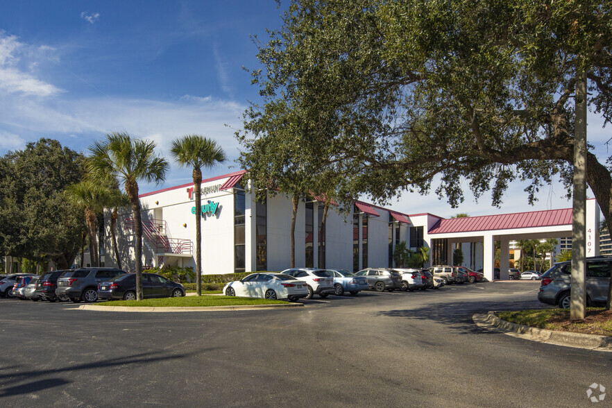 4107 W Spruce St, Tampa, FL for lease - Building Photo - Image 1 of 17