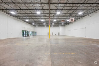 5242 Royal Woods Pky, Tucker, GA for lease Interior Photo- Image 1 of 14