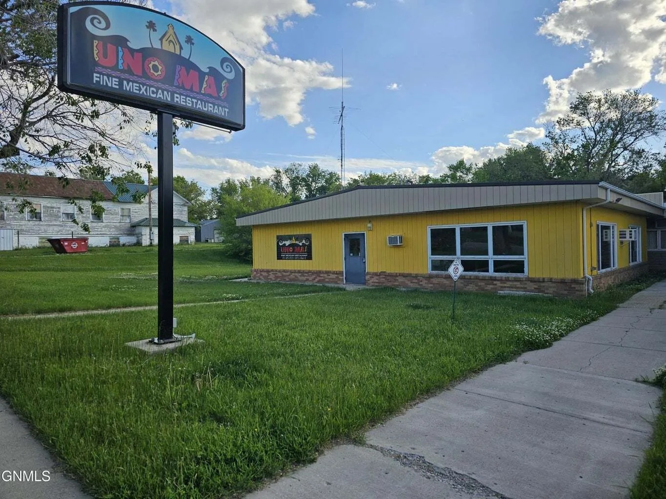 301 S Main St, Noonan, ND for sale Primary Photo- Image 1 of 2