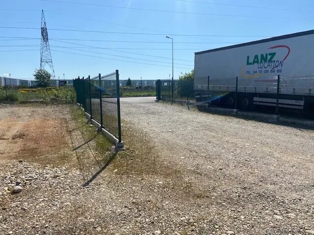 Avenue Docteur Schweitzer, Jonage for lease - Building Photo - Image 3 of 5