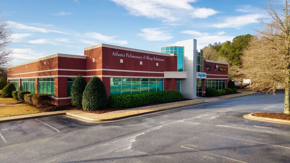 245 Village Center Pky, Stockbridge, GA for lease - Building Photo - Image 1 of 9