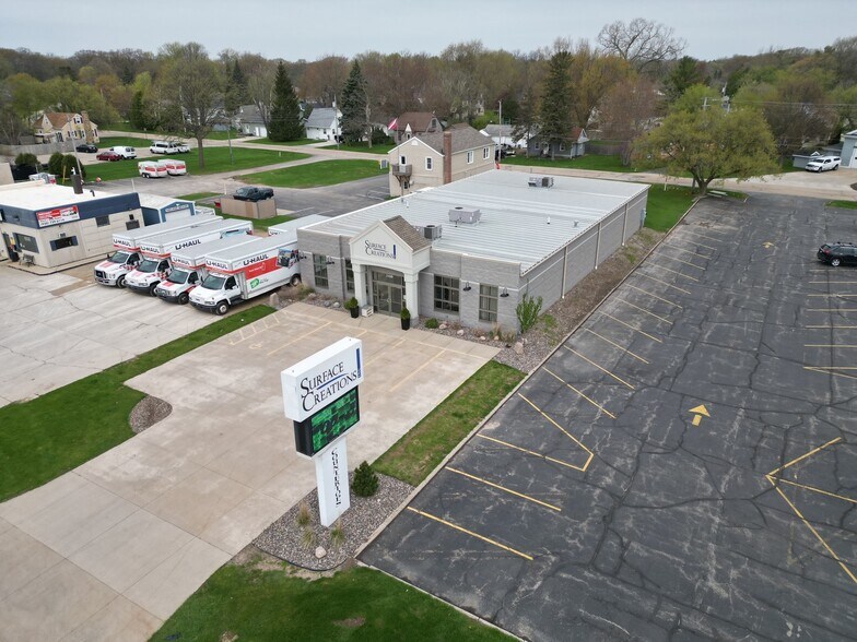 2150 S Memorial Dr, Appleton, WI for sale - Primary Photo - Image 1 of 1