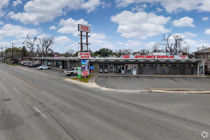 1613 Fredericksburg Rd, San Antonio, TX for lease - Building Photo - Image 1 of 10