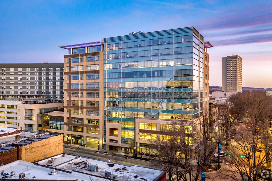 2 W Washington St, Greenville, SC for sale - Primary Photo - Image 1 of 1