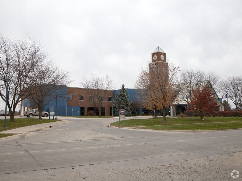 1601 NW 114th St, Clive, IA for lease - Primary Photo - Image 3 of 8