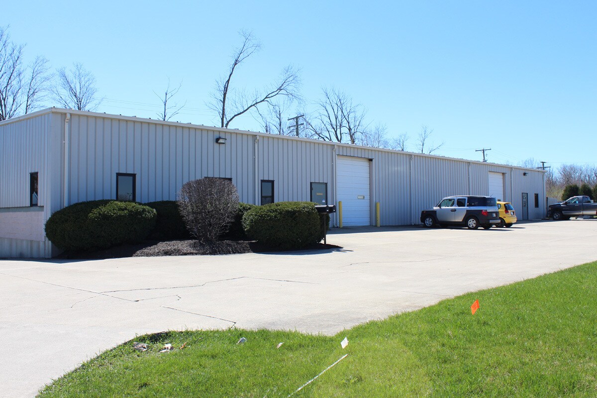 6111-6113 Cross Creek Blvd, Fort Wayne, IN for sale Building Photo- Image 1 of 1